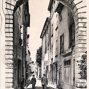 Porte de Saignon à Apt