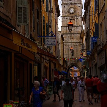 Porte de Saignon à Apt
