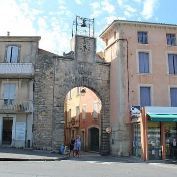 Porte de Saignon à Apt