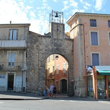 Porte de Saignon à Apt