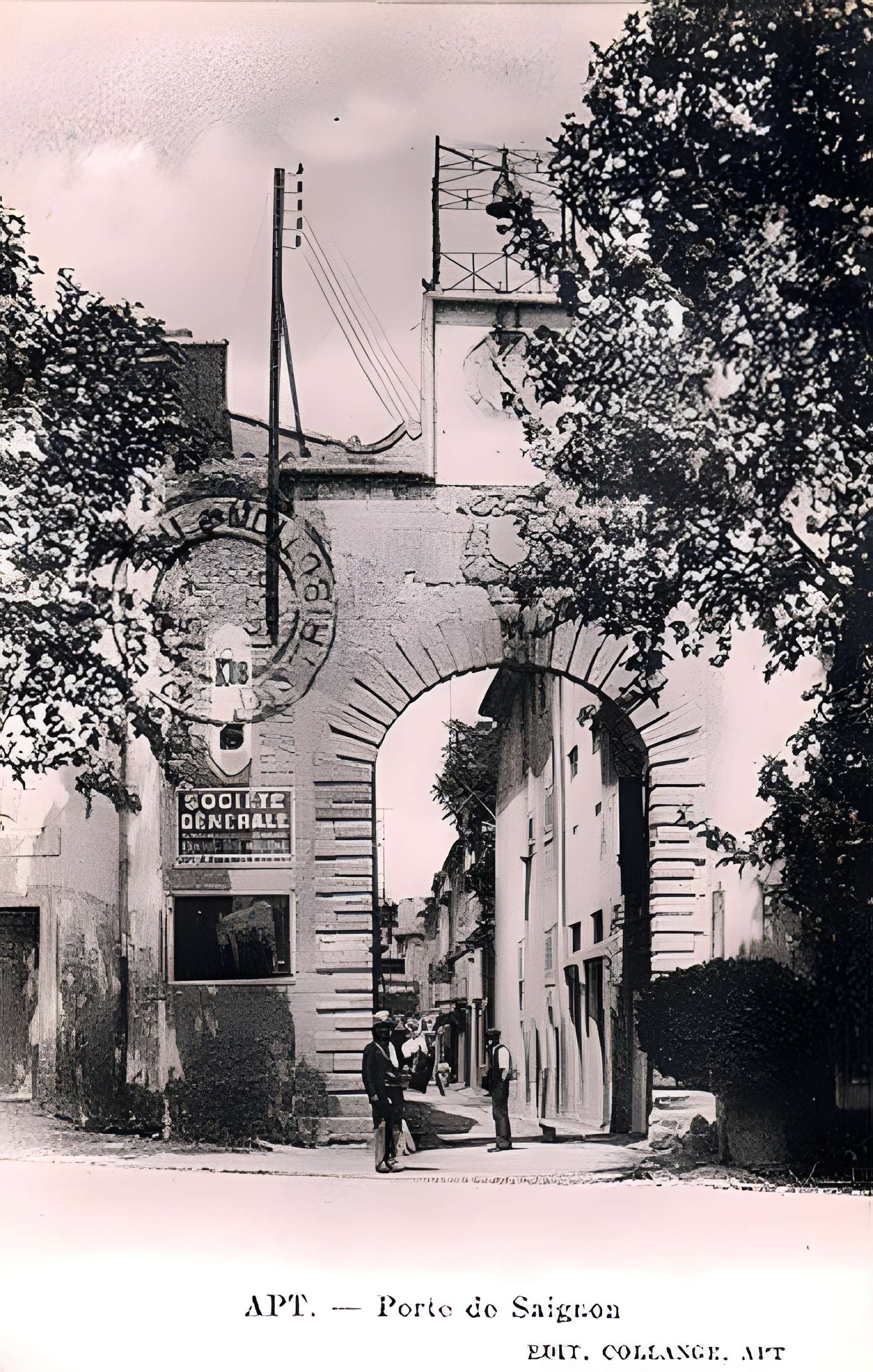 Porte de Saignon à Apt