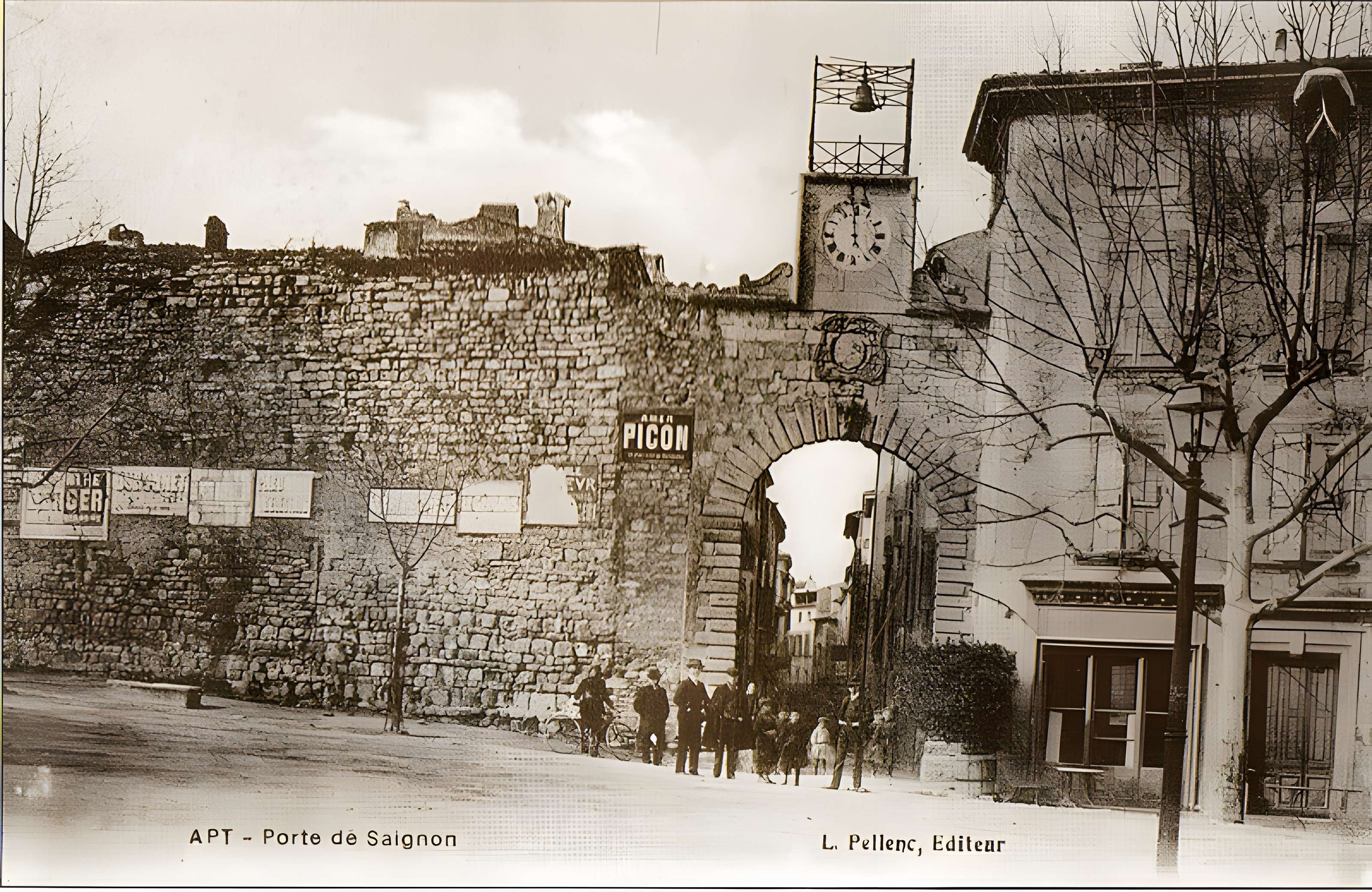 Porte de Saignon à Apt