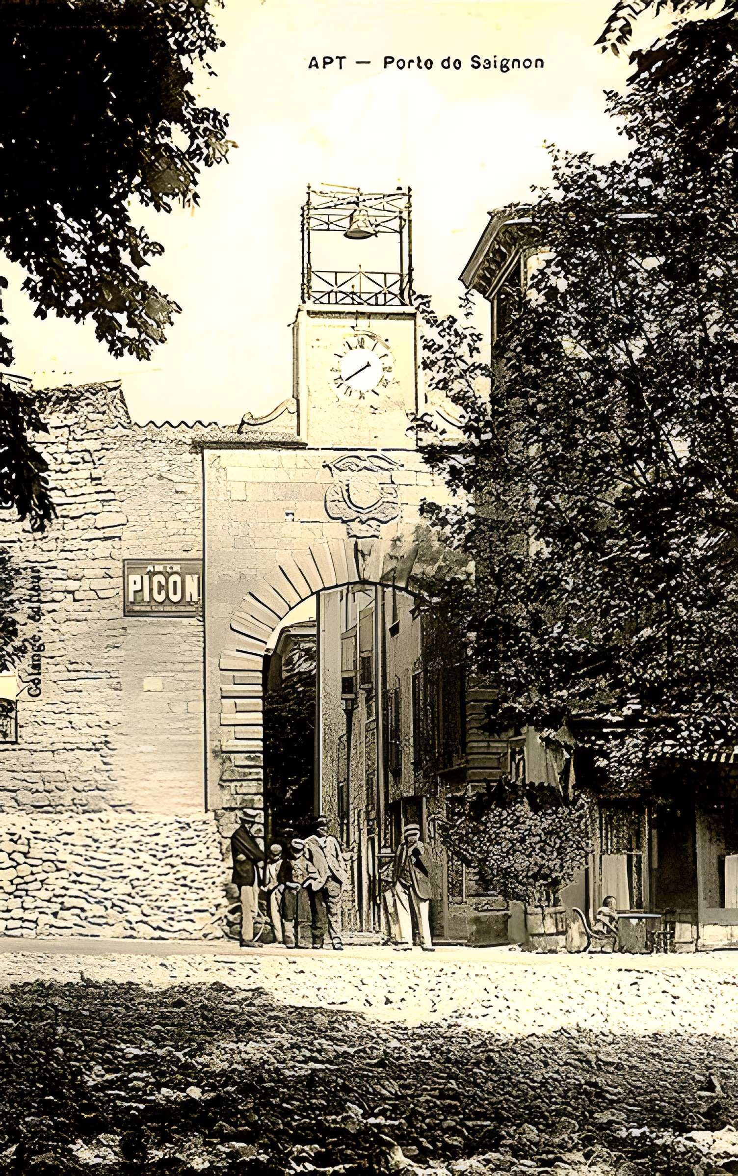 Porte de Saignon à Apt