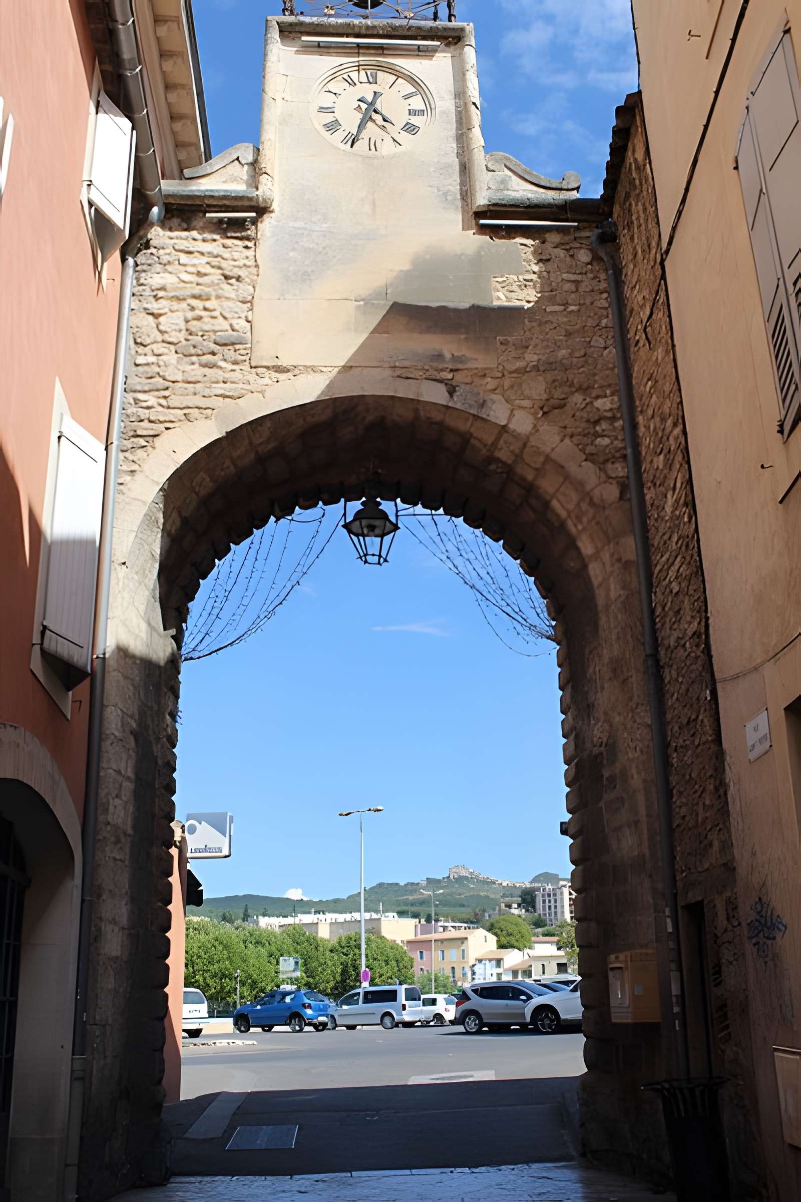 Porte de Saignon à Apt
