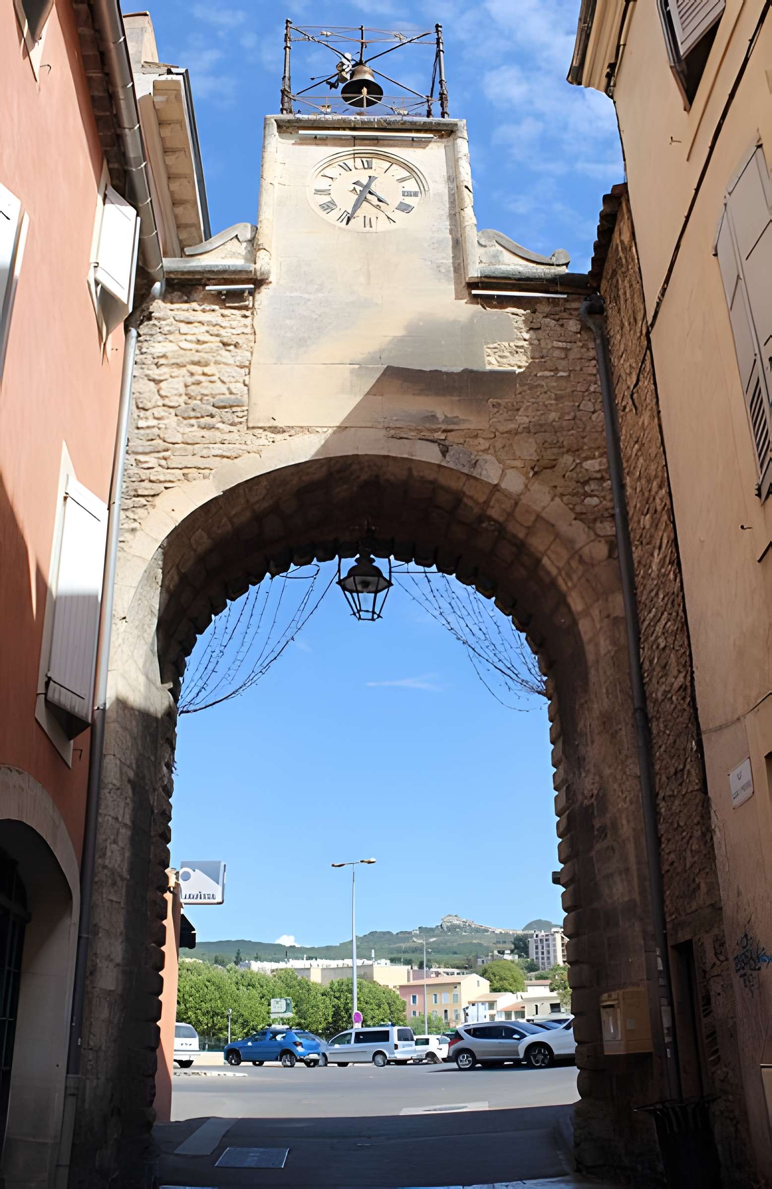 Porte de Saignon à Apt