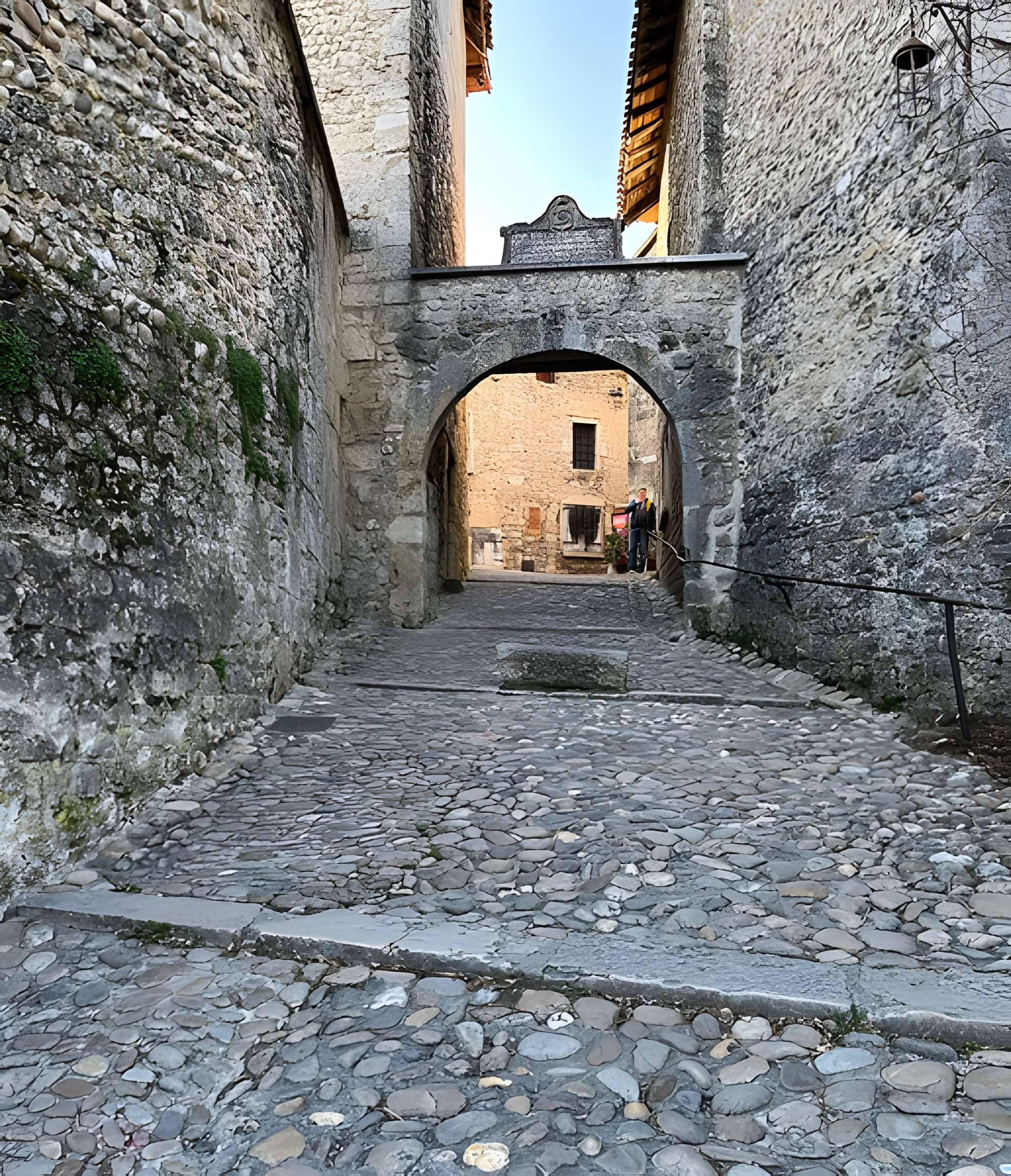 Porte d'En-Bas de Pérouges