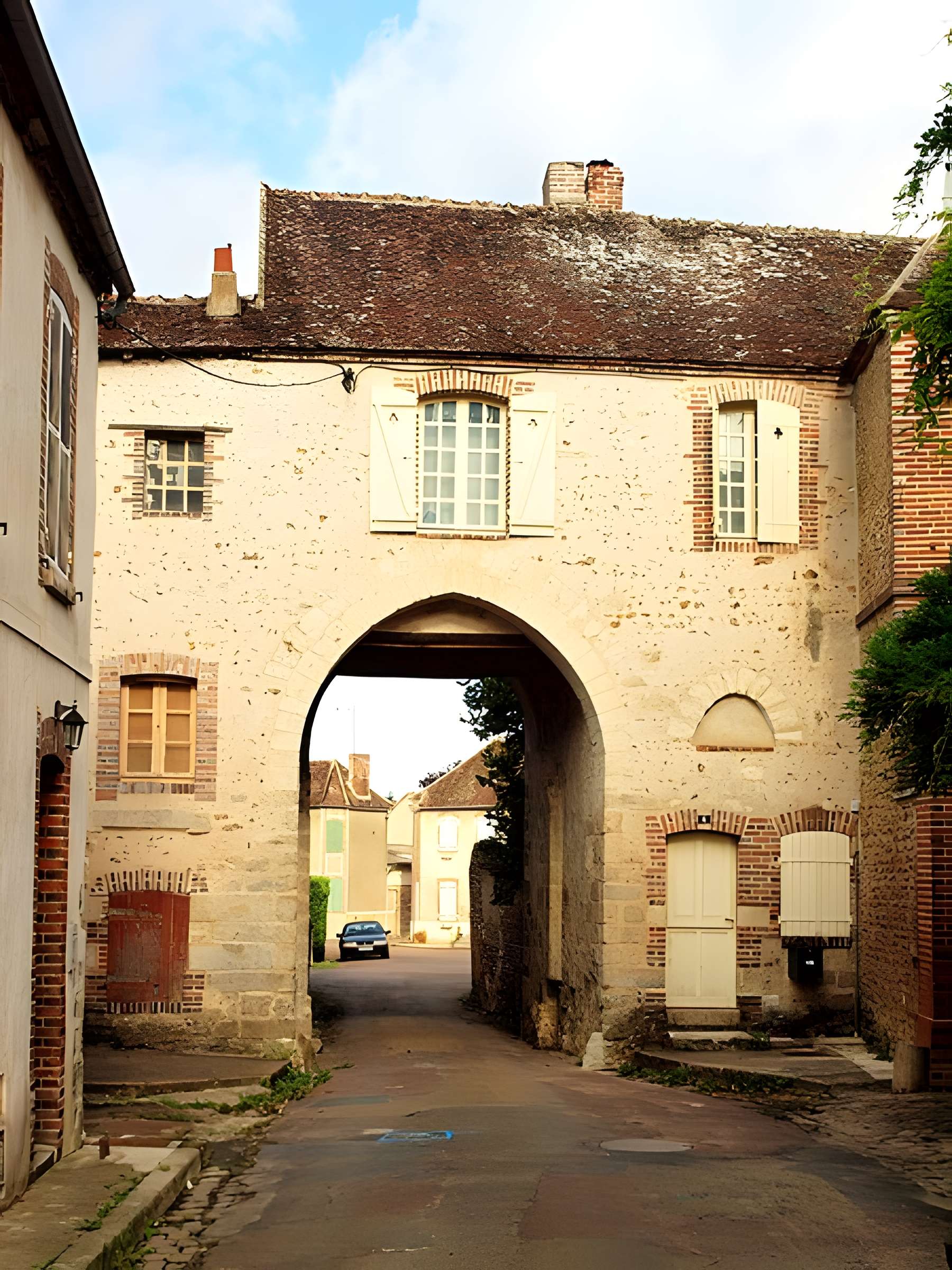 Porte d'enceinte de Cézy