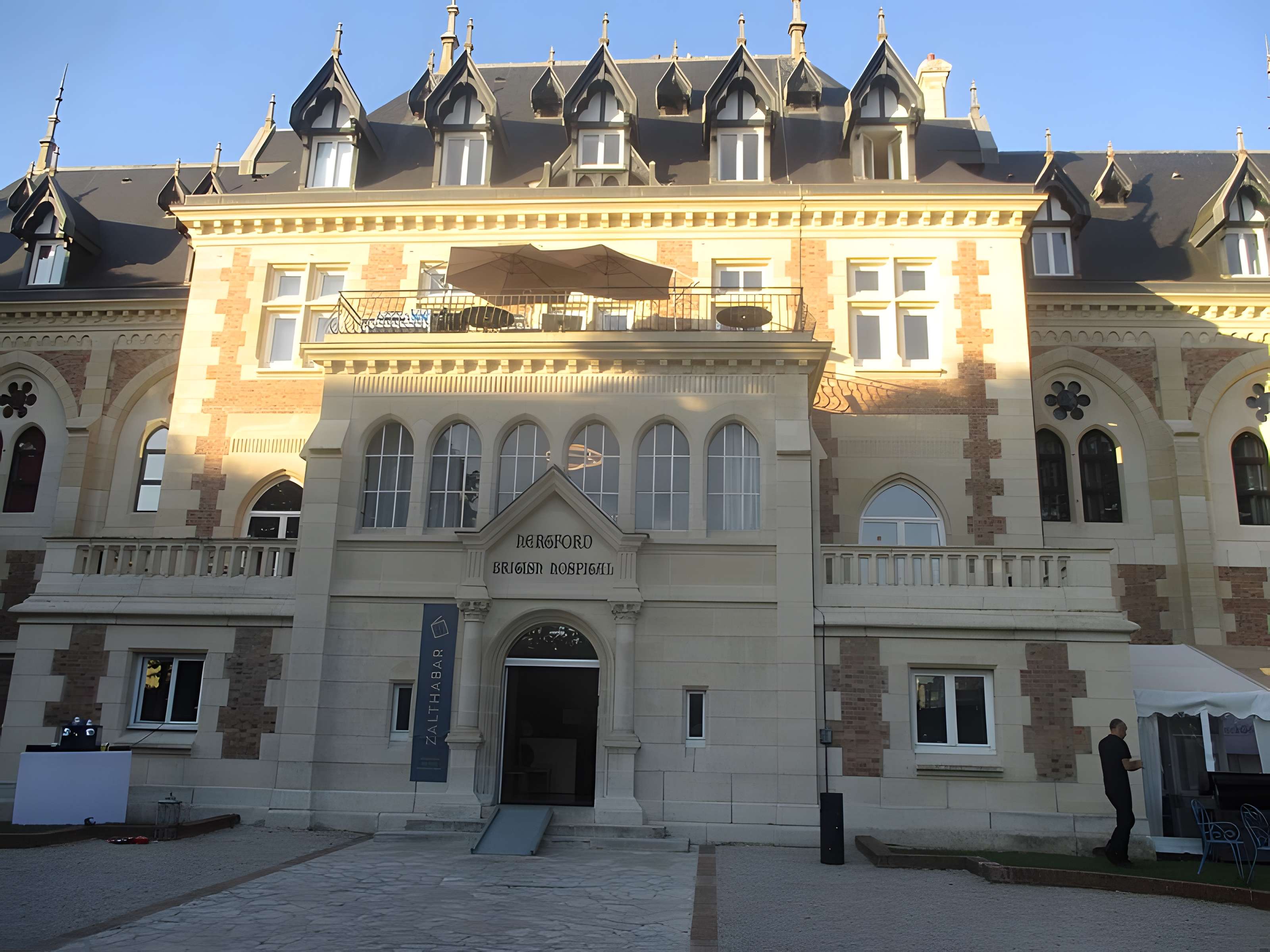 Hôpital anglais ou Hertford British Hospital Corporation