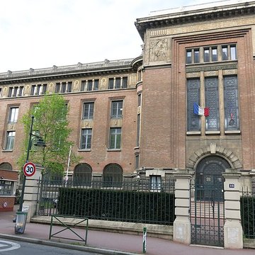 Ancienne Ecole Supérieure dÉlectricité, actuelle Faculté de droit de lUniversité René-Descartes - Paris V