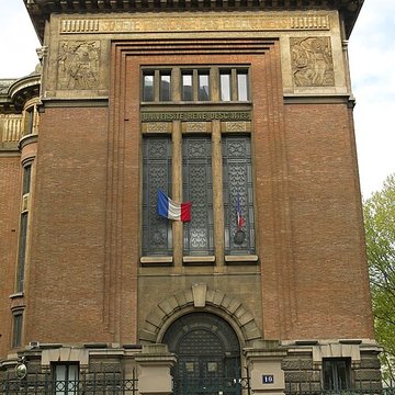 Ancienne Ecole Supérieure dÉlectricité, actuelle Faculté de droit de lUniversité René-Descartes - Paris V