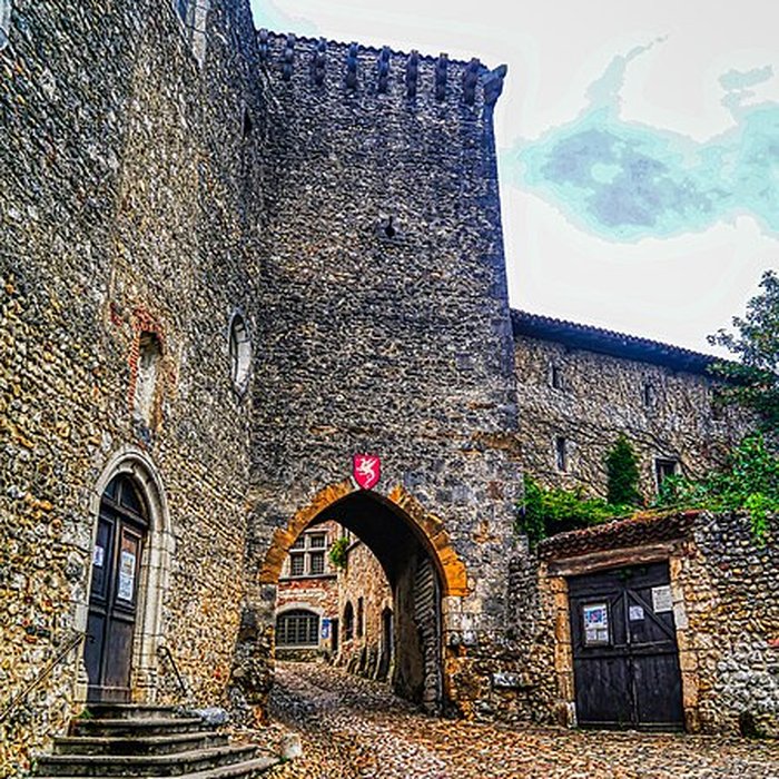 Photo de Porte dEn-Haut de Pérouges