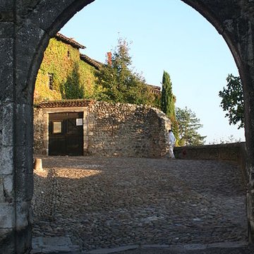 Porte dEn-Haut de Pérouges