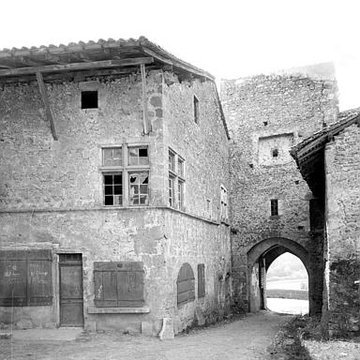 Porte dEn-Haut de Pérouges