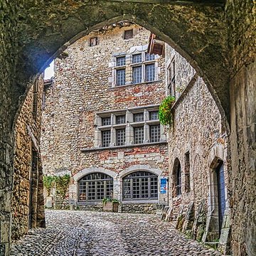 Porte dEn-Haut de Pérouges