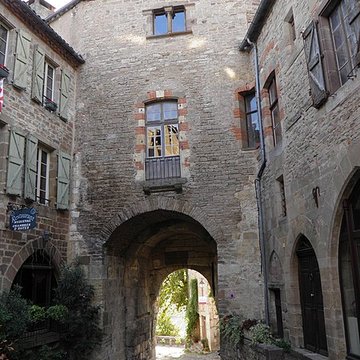 Porte des Ormeaux de Cordes-sur-Ciel