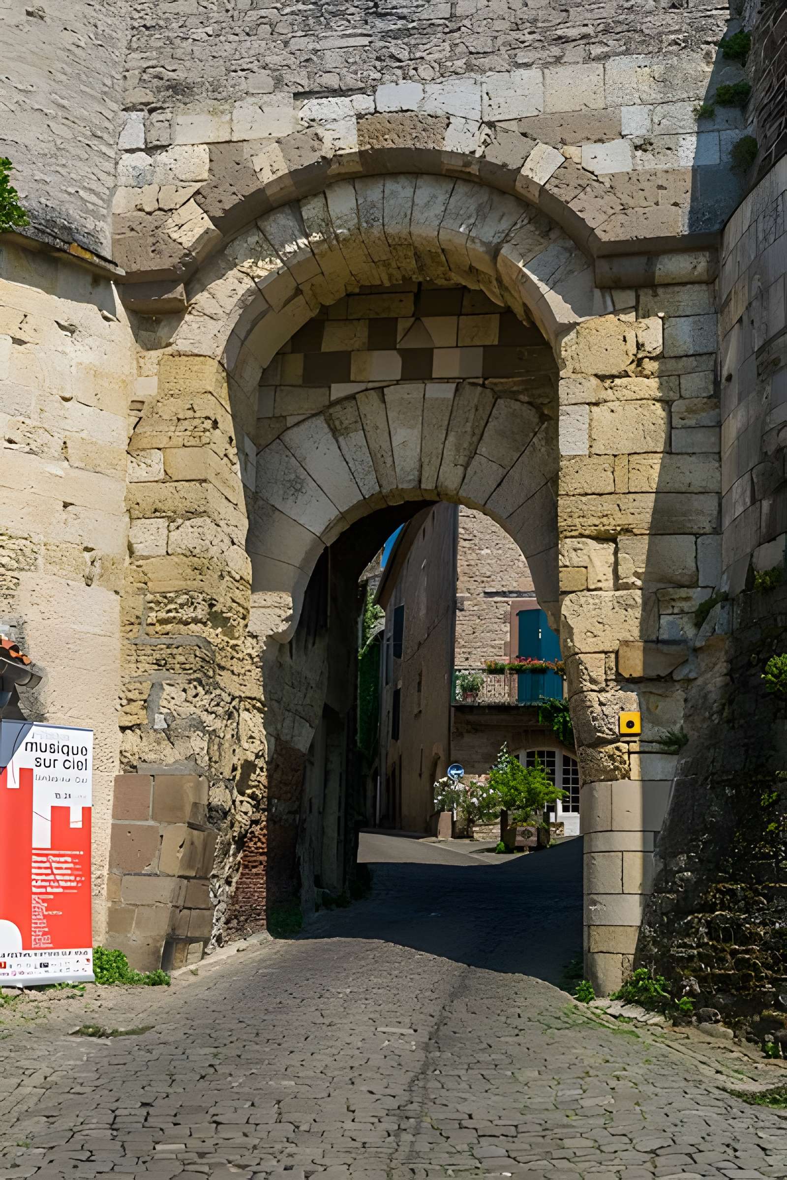 Porte des Ormeaux de Cordes-sur-Ciel
