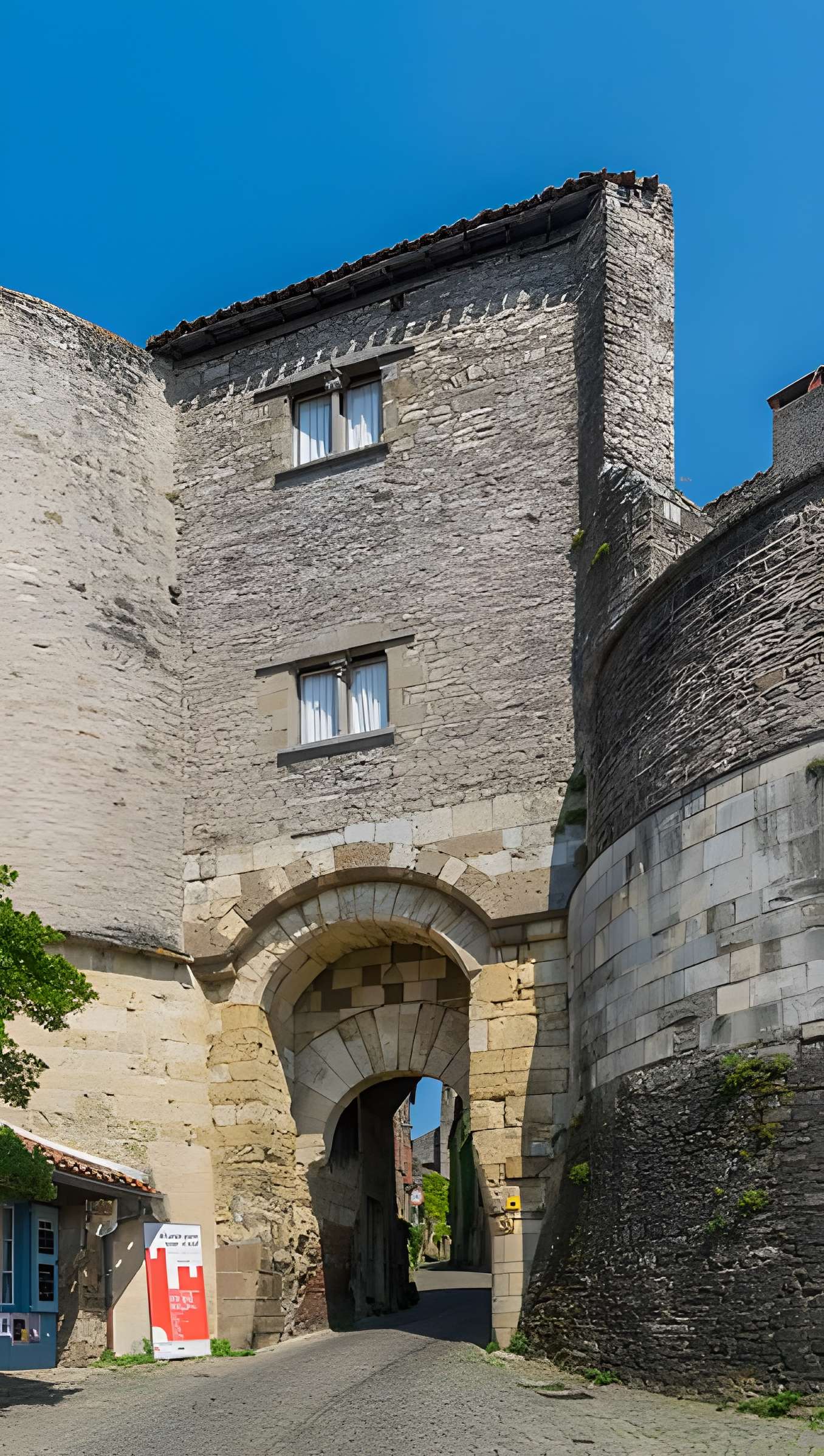 Porte des Ormeaux de Cordes-sur-Ciel