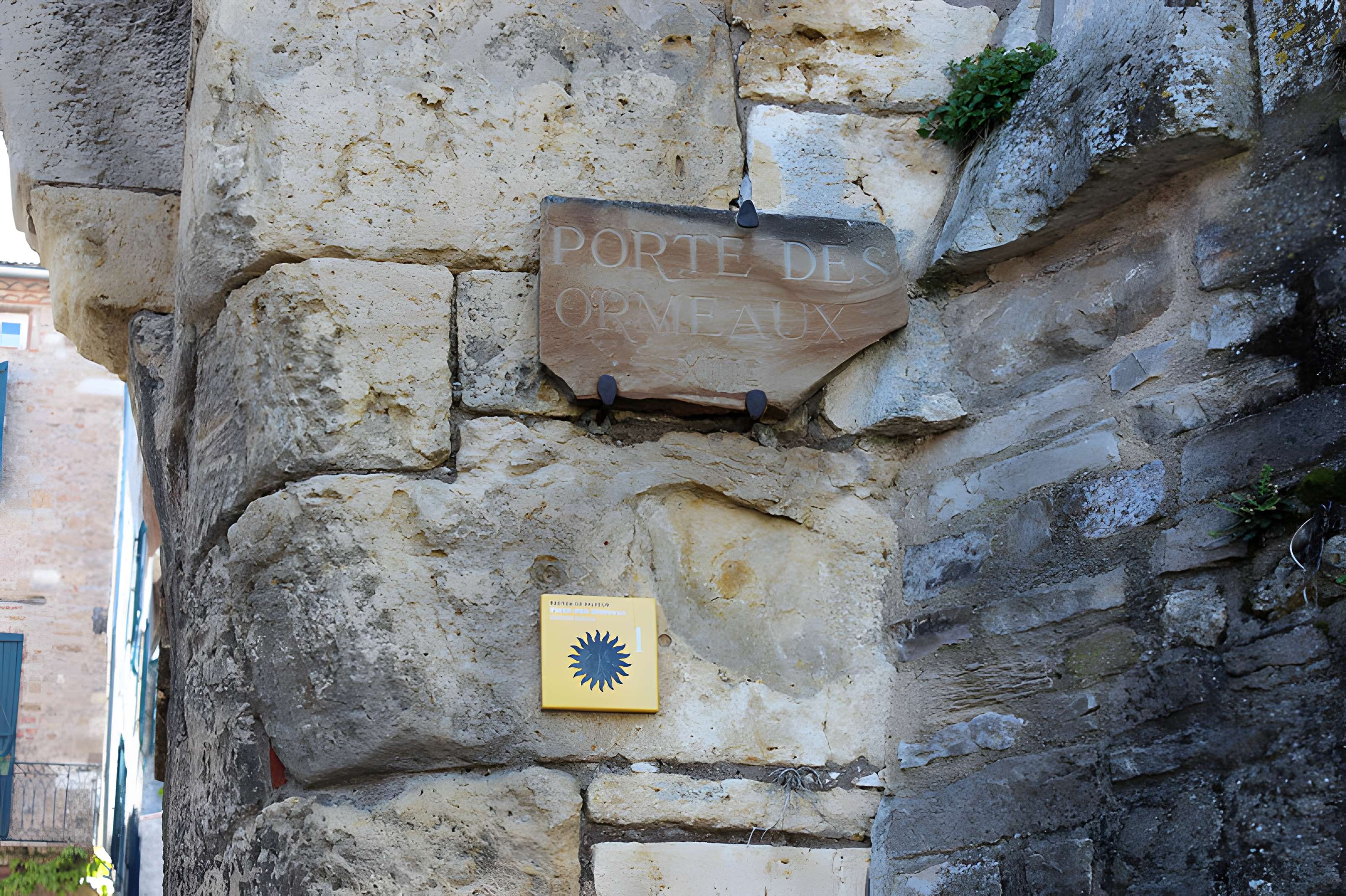 Porte des Ormeaux de Cordes-sur-Ciel