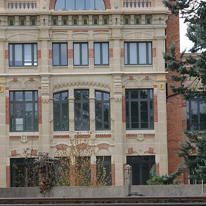 Photo de Ancienne usine du Docteur Pierre, actuellement usine Natalys