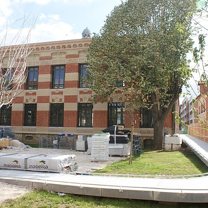 Photo de Ancienne usine du Docteur Pierre, actuellement usine Natalys