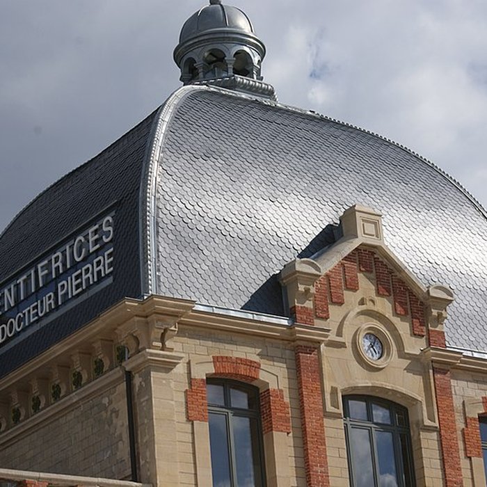 Photo de Ancienne usine du Docteur Pierre, actuellement usine Natalys