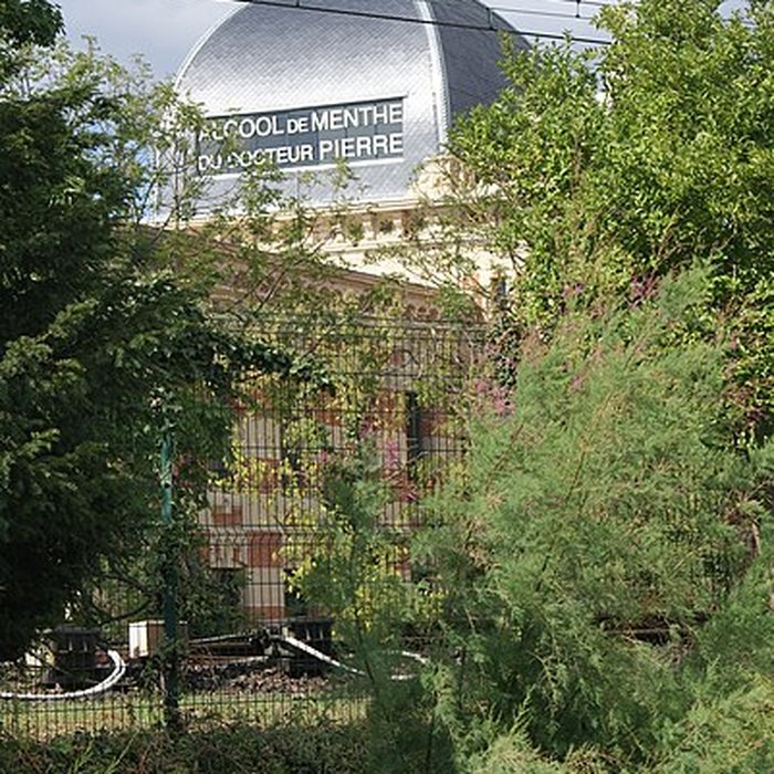 Photo de Ancienne usine du Docteur Pierre, actuellement usine Natalys