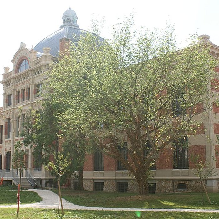 Photo de Ancienne usine du Docteur Pierre, actuellement usine Natalys