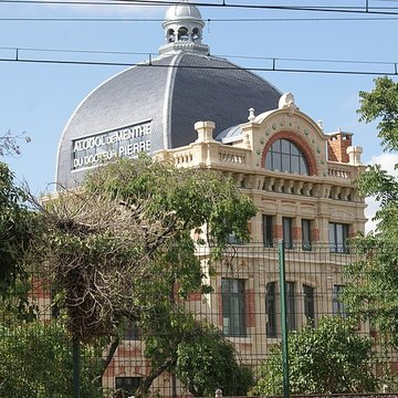 Ancienne usine du Docteur Pierre, actuellement usine Natalys