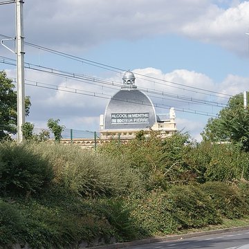Ancienne usine du Docteur Pierre, actuellement usine Natalys