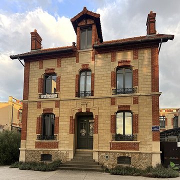 Ancienne usine du Docteur Pierre, actuellement usine Natalys