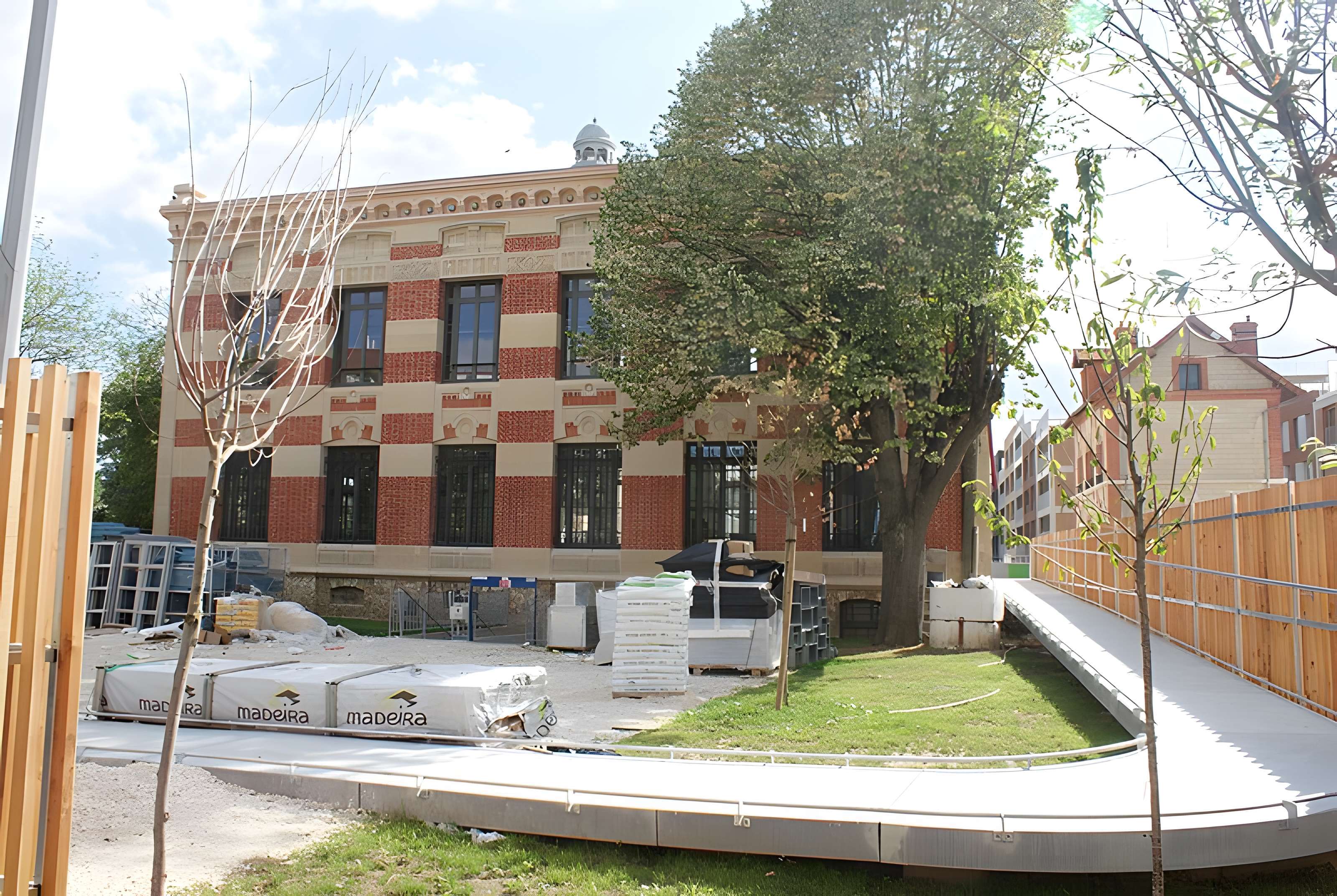 Ancienne usine du Docteur Pierre, actuellement usine Natalys
