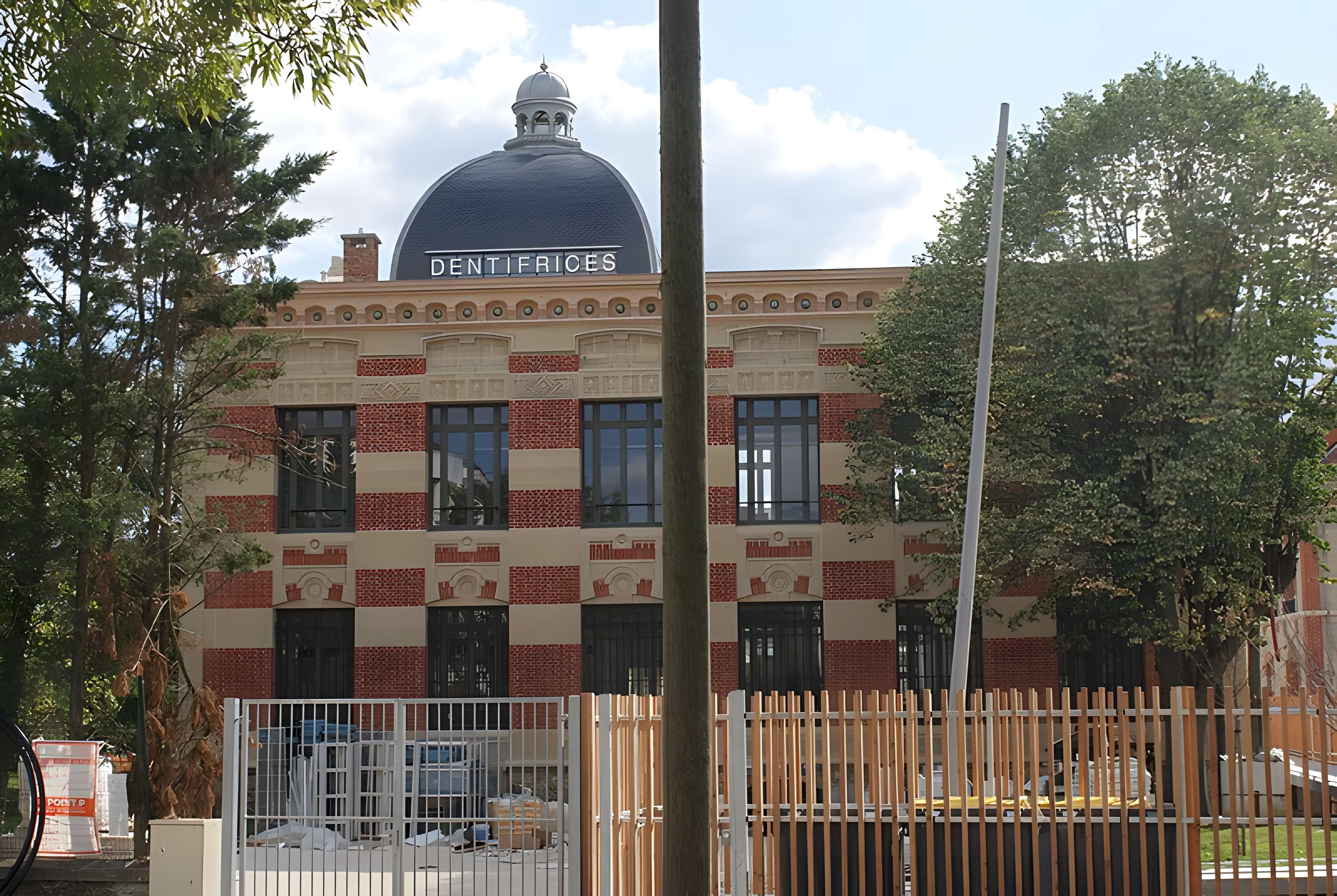 Ancienne usine du Docteur Pierre, actuellement usine Natalys