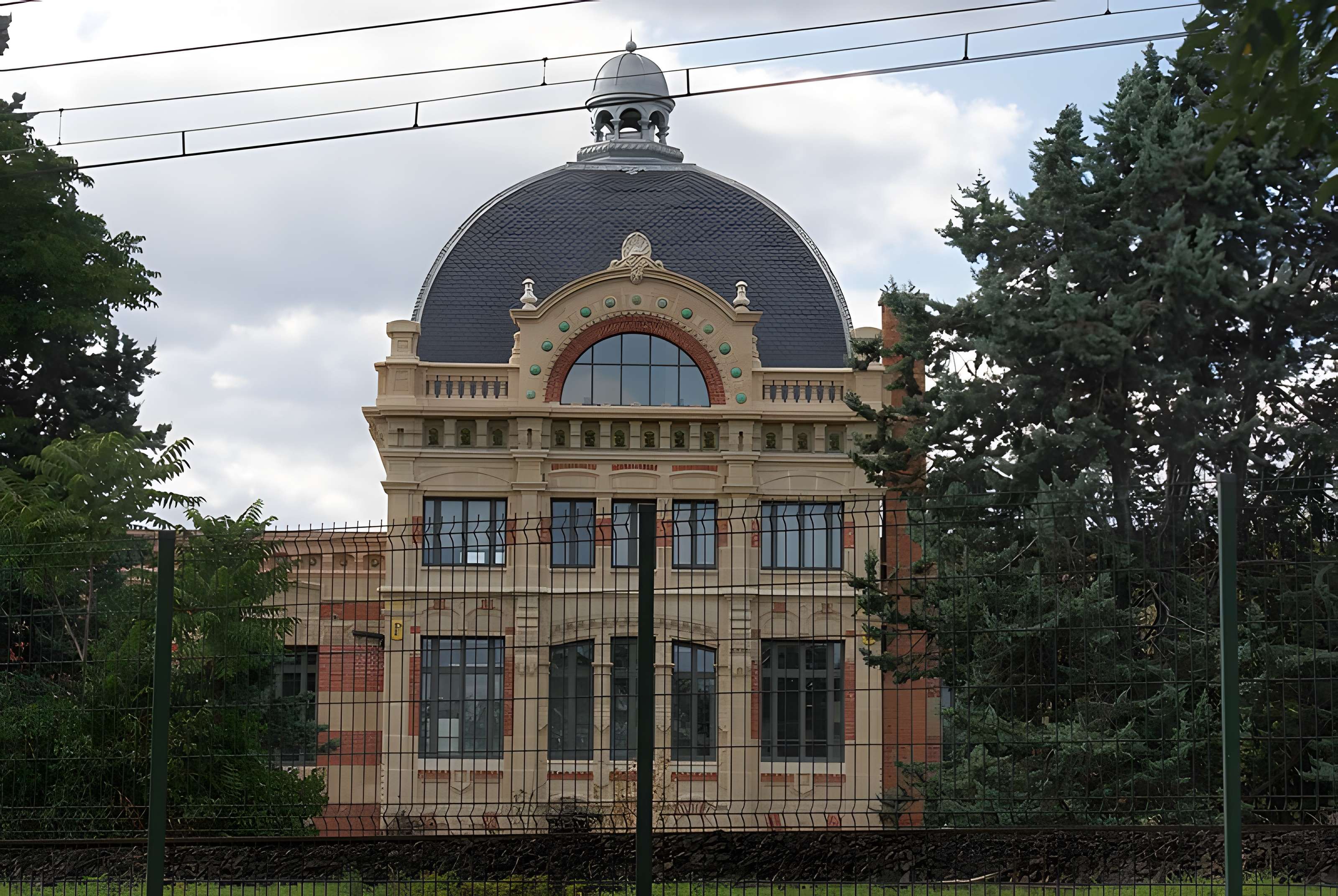 Ancienne usine du Docteur Pierre, actuellement usine Natalys