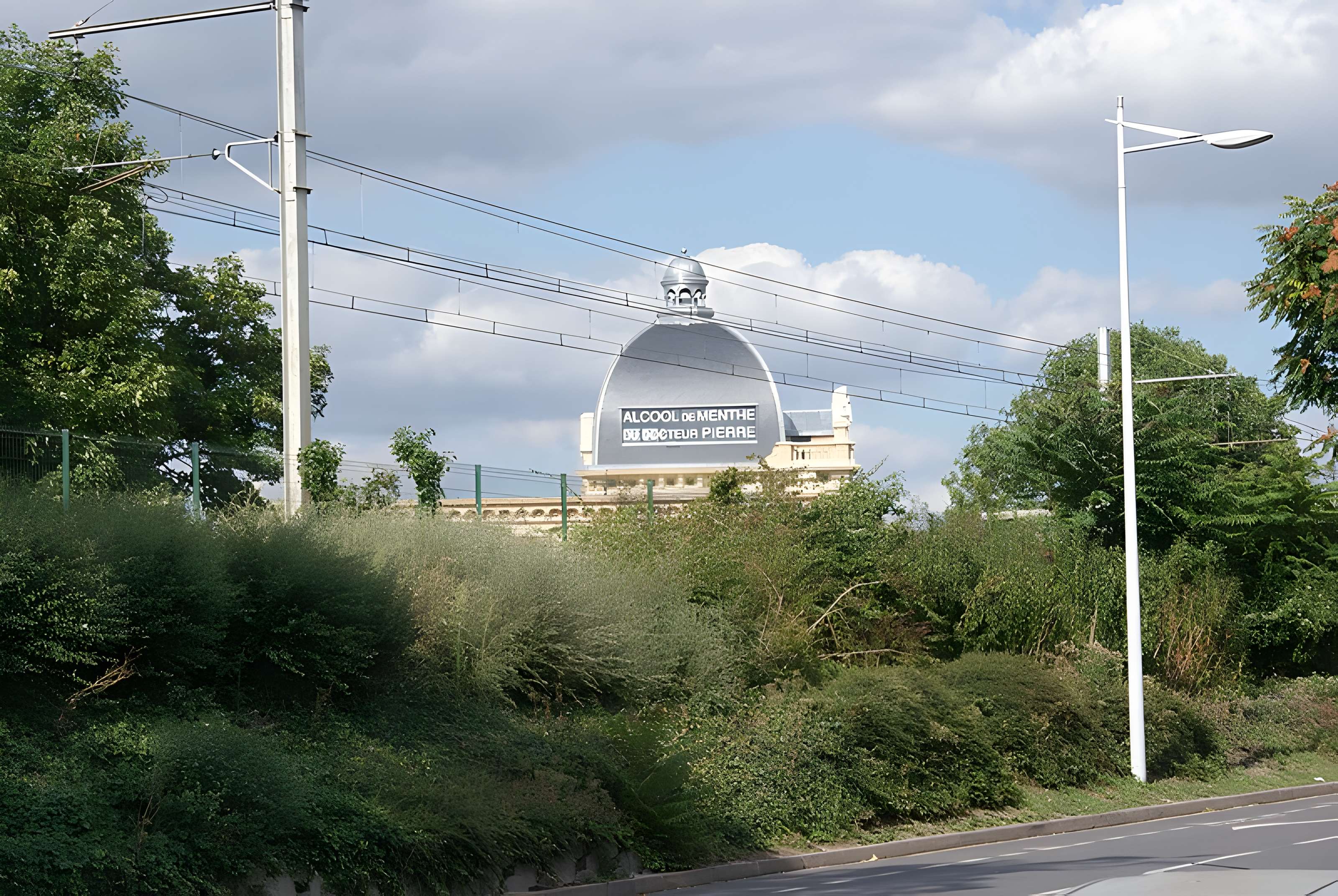Ancienne usine du Docteur Pierre, actuellement usine Natalys