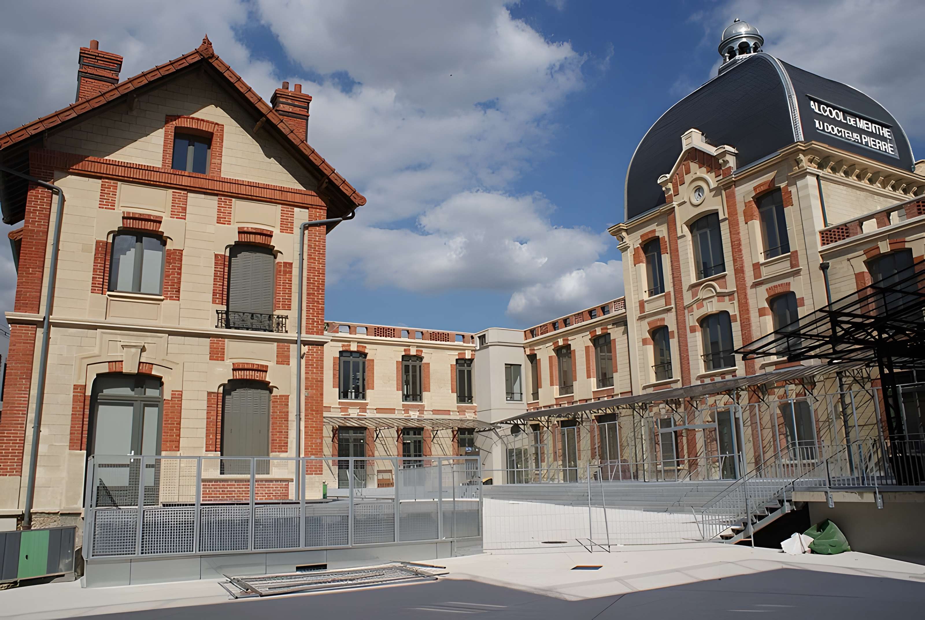 Ancienne usine du Docteur Pierre, actuellement usine Natalys