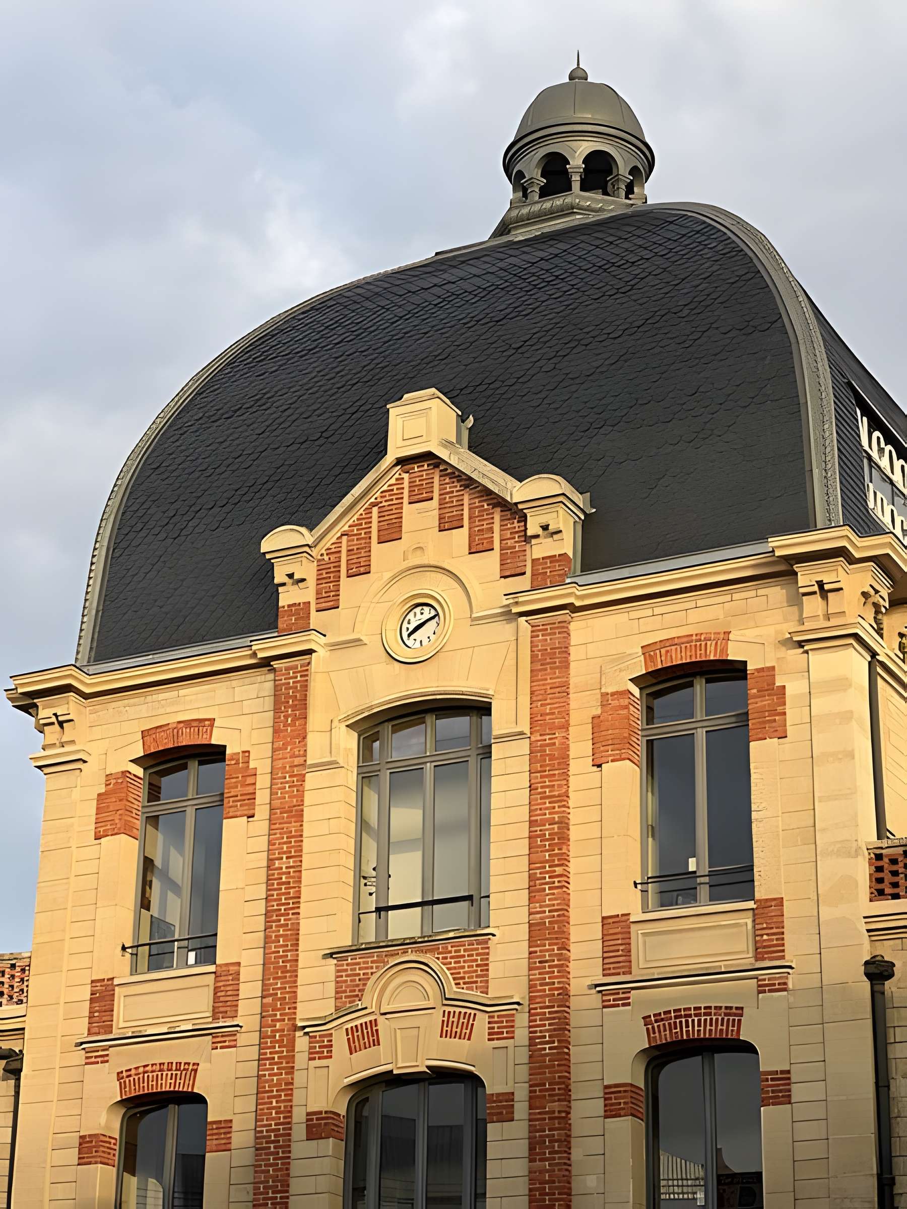 Ancienne usine du Docteur Pierre, actuellement usine Natalys