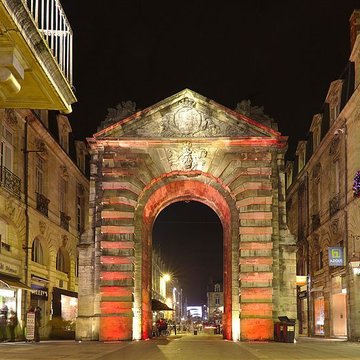 Porte Dijeaux de Bordeaux