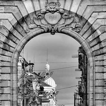 Porte Dijeaux de Bordeaux