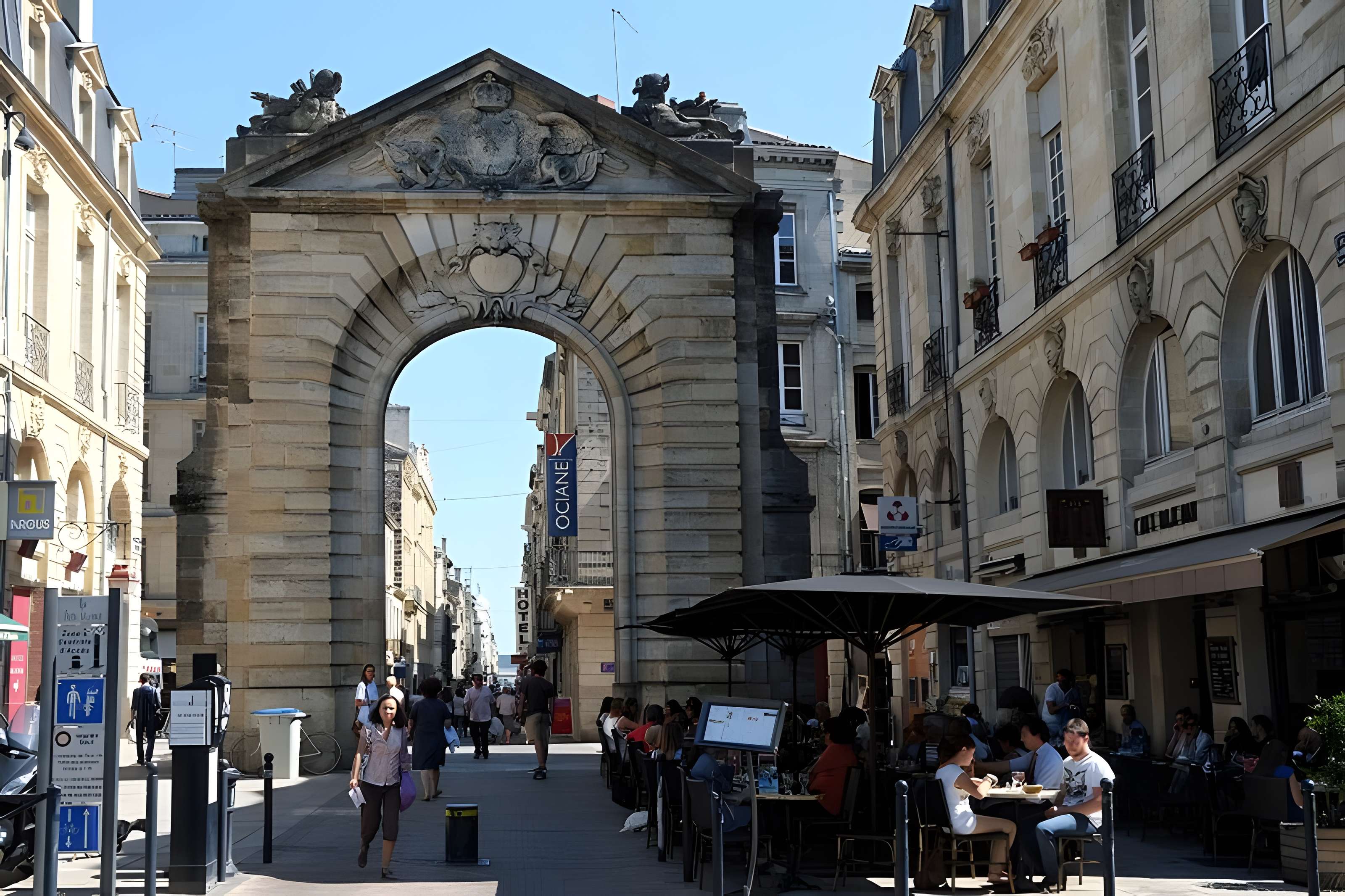 Porte Dijeaux de Bordeaux