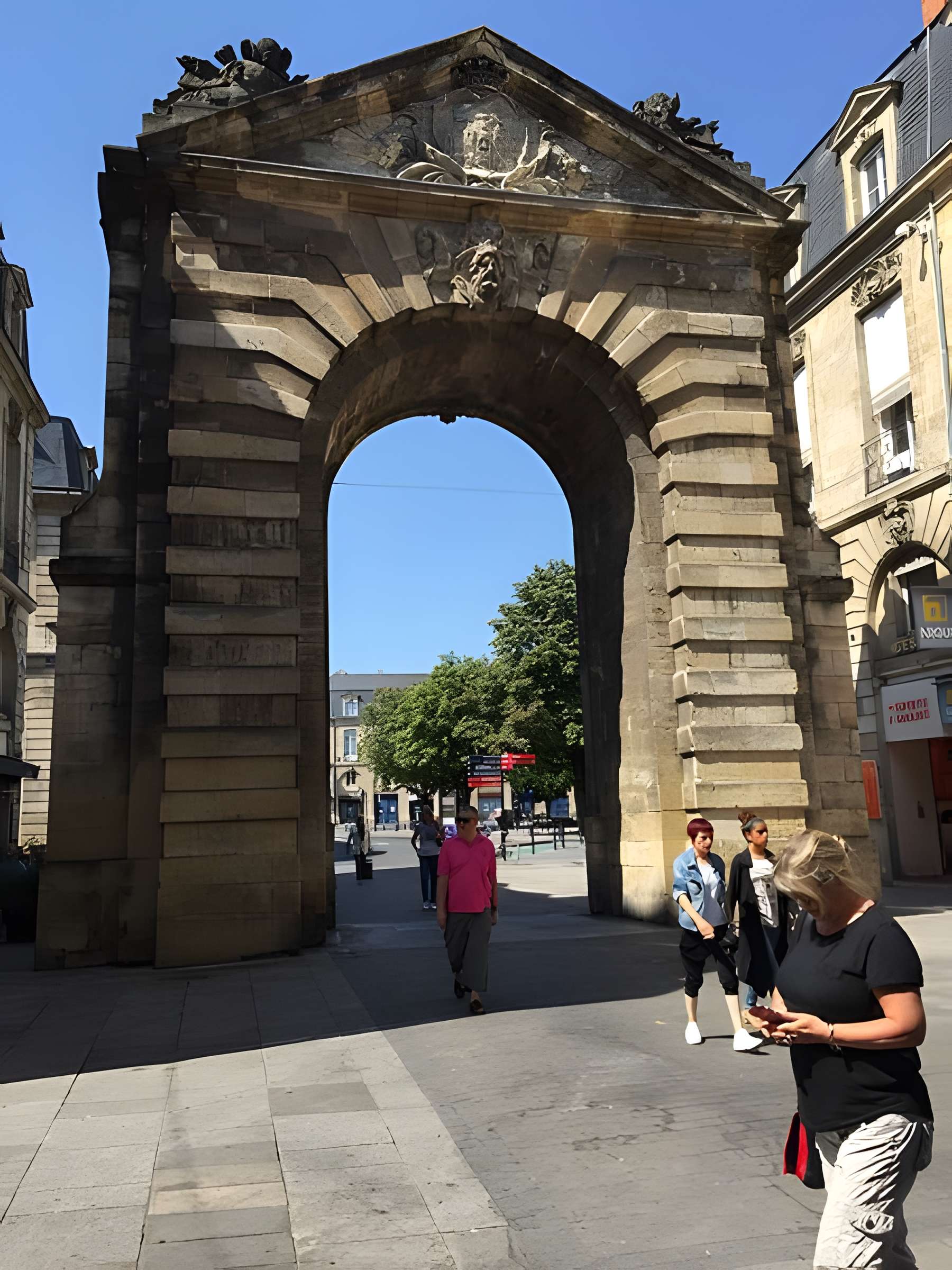Porte Dijeaux de Bordeaux