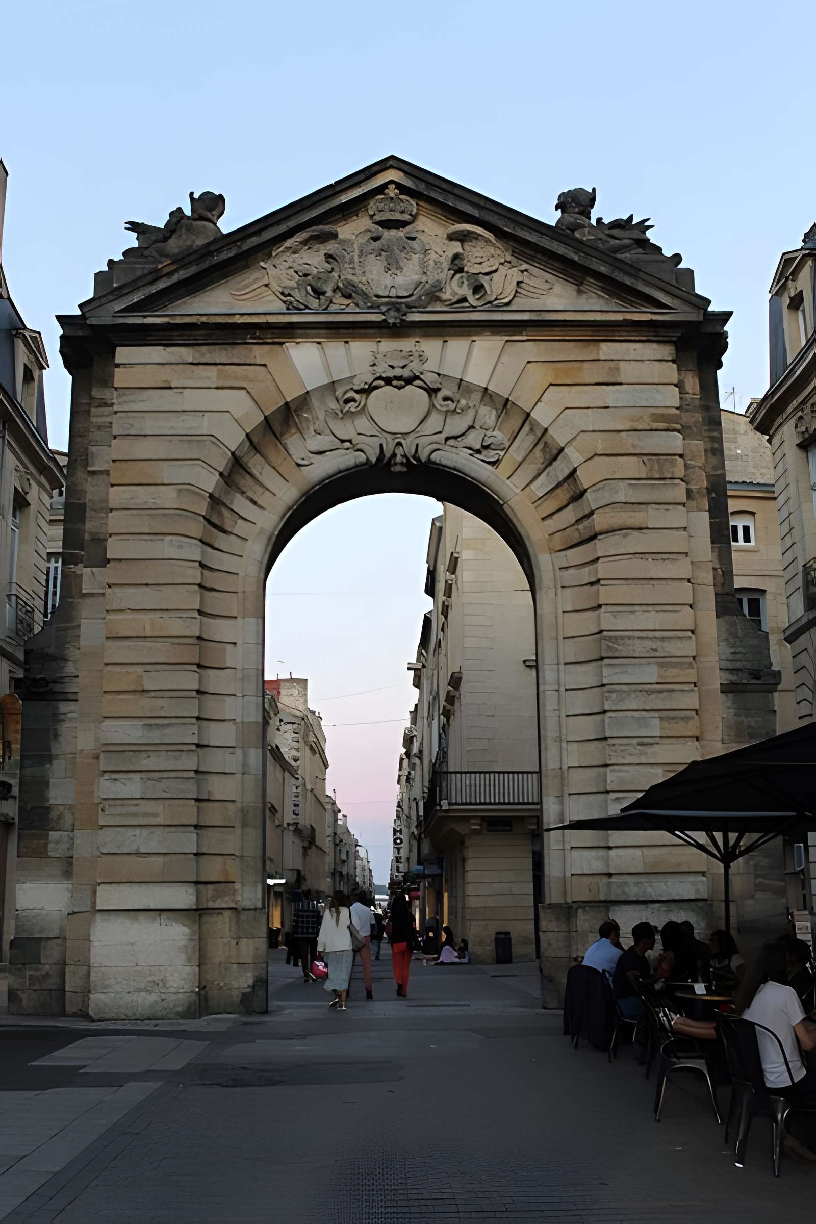 Porte Dijeaux de Bordeaux