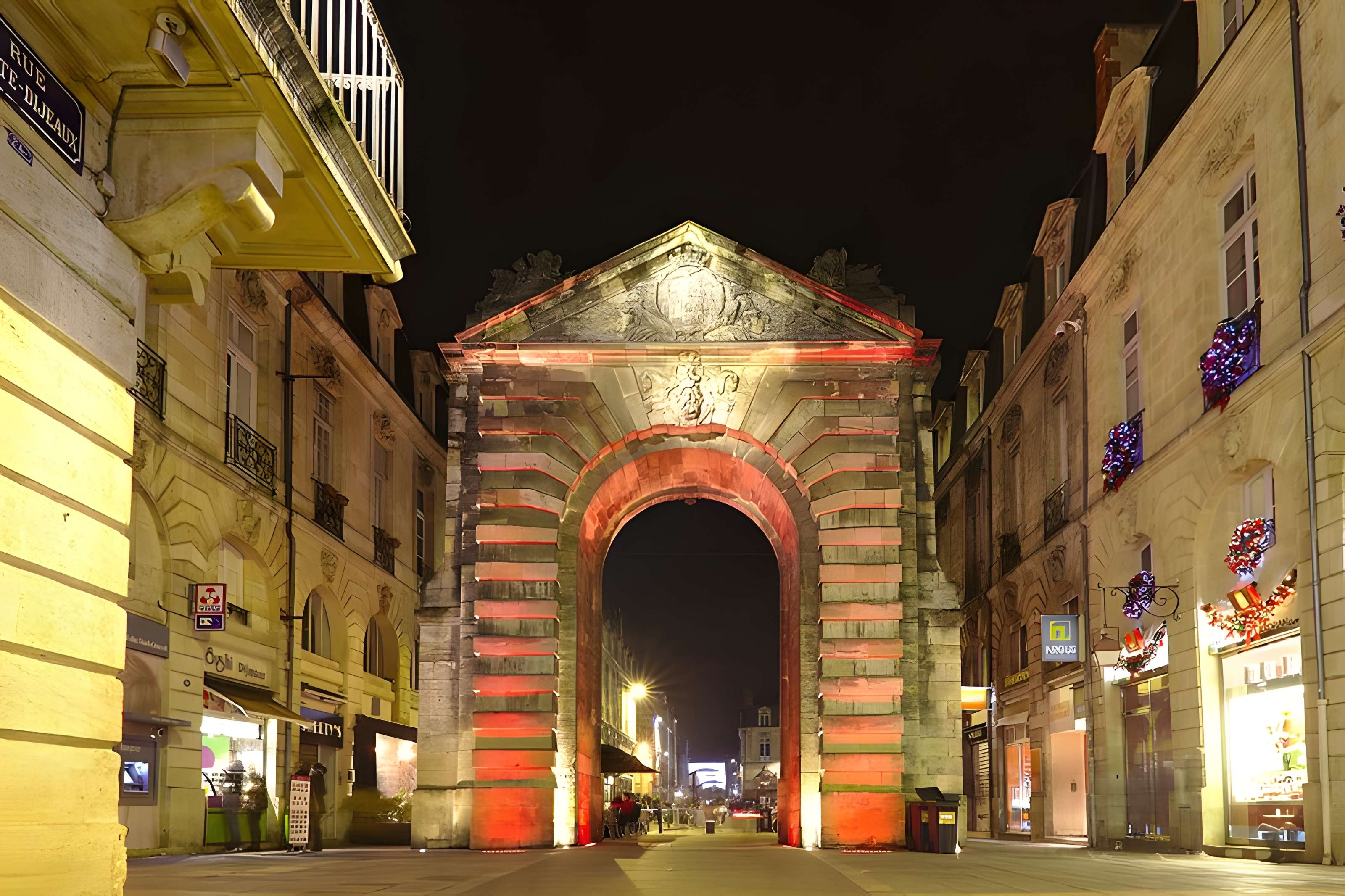 Porte Dijeaux de Bordeaux
