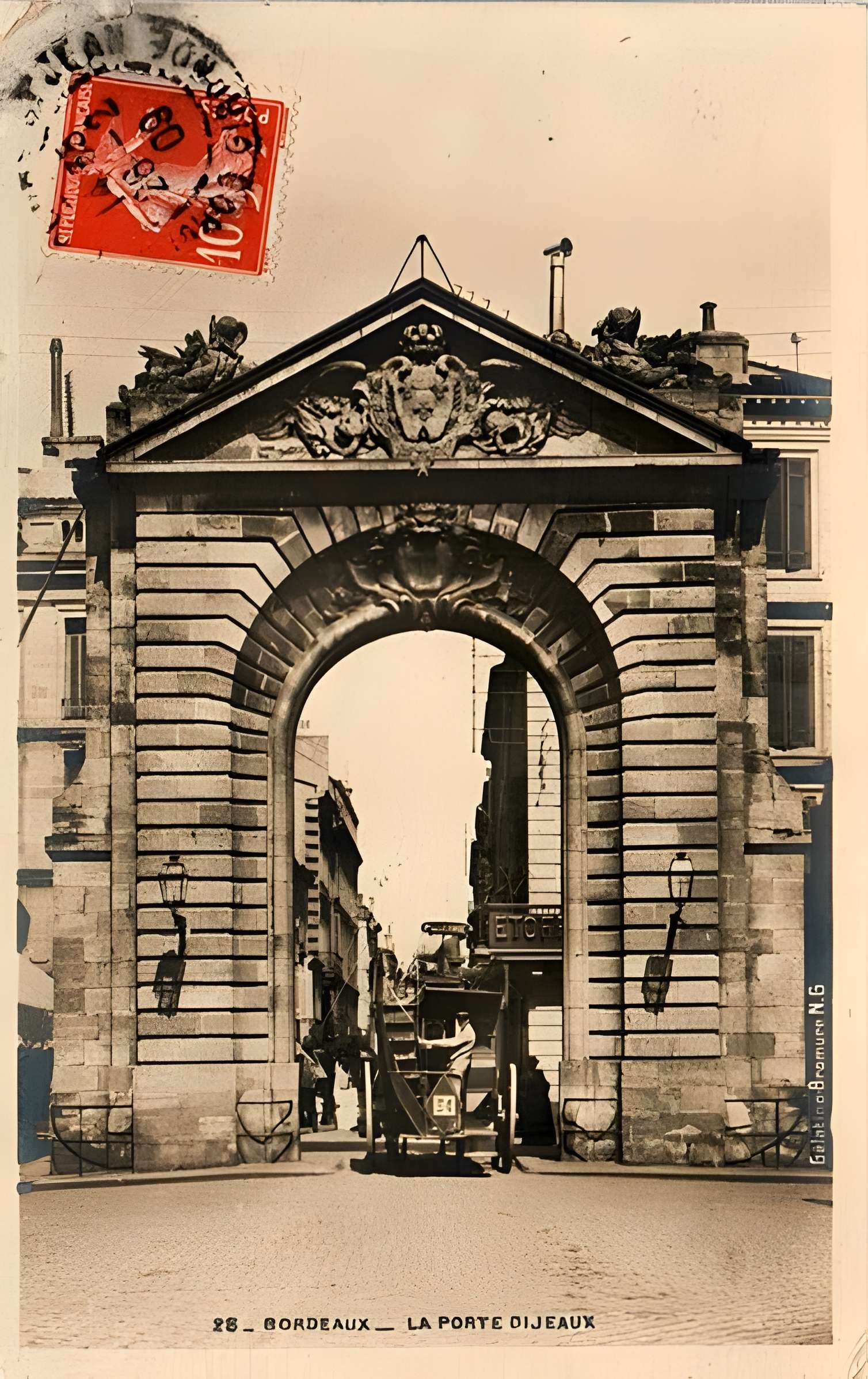 Porte Dijeaux de Bordeaux