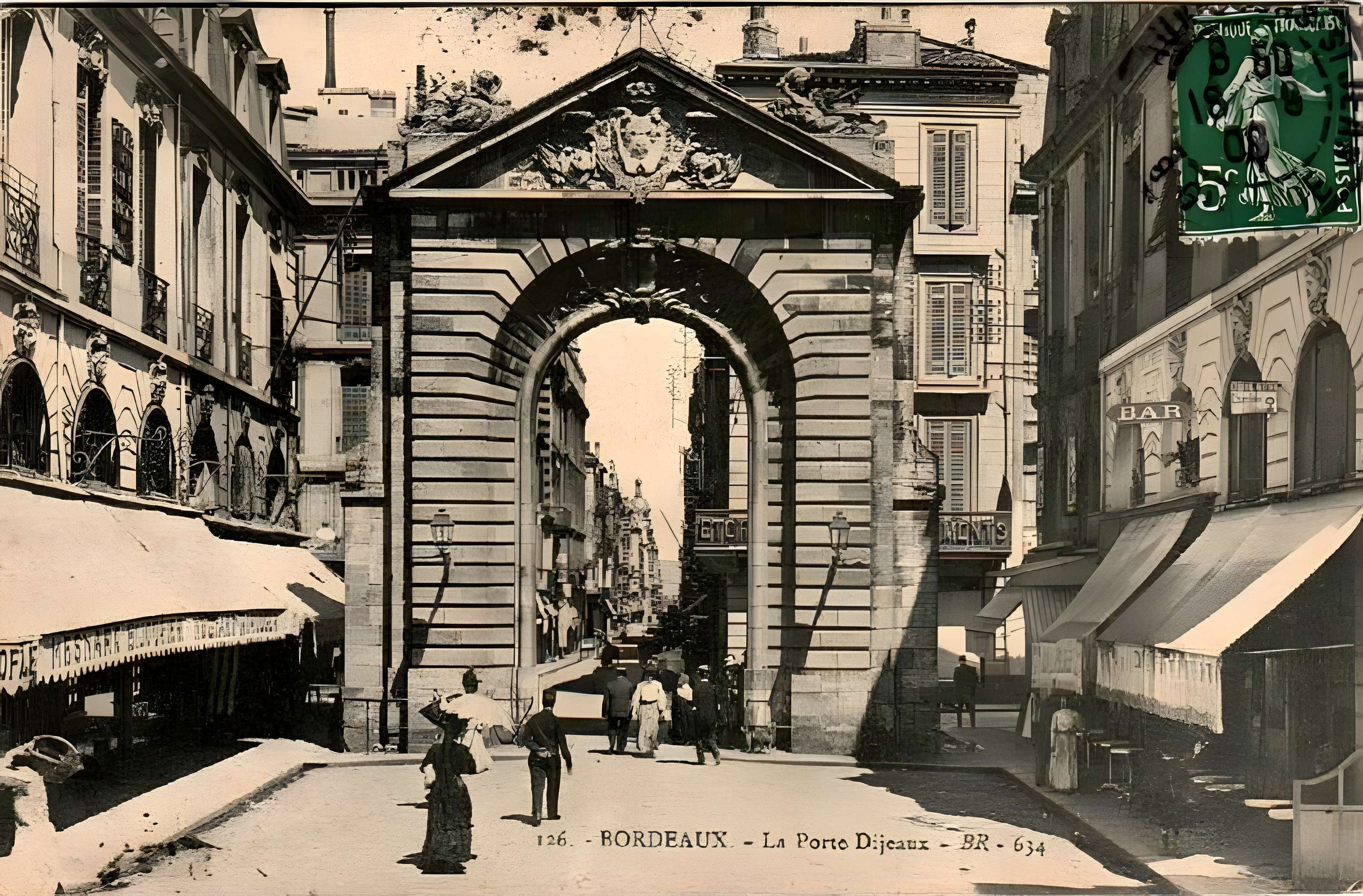 Porte Dijeaux de Bordeaux