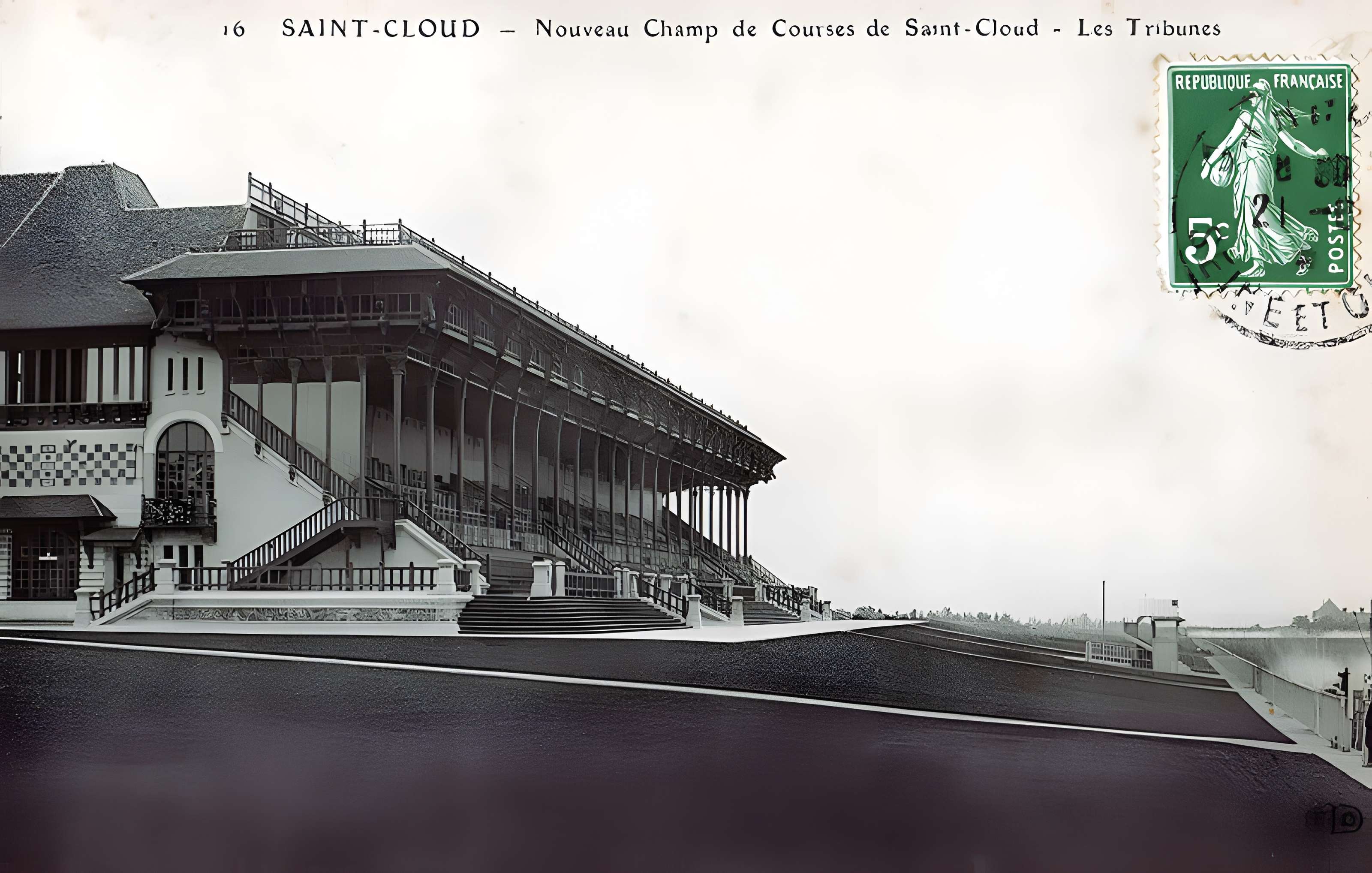 Hippodrome de Saint-Cloud (également sur commune de Saint-Cloud)