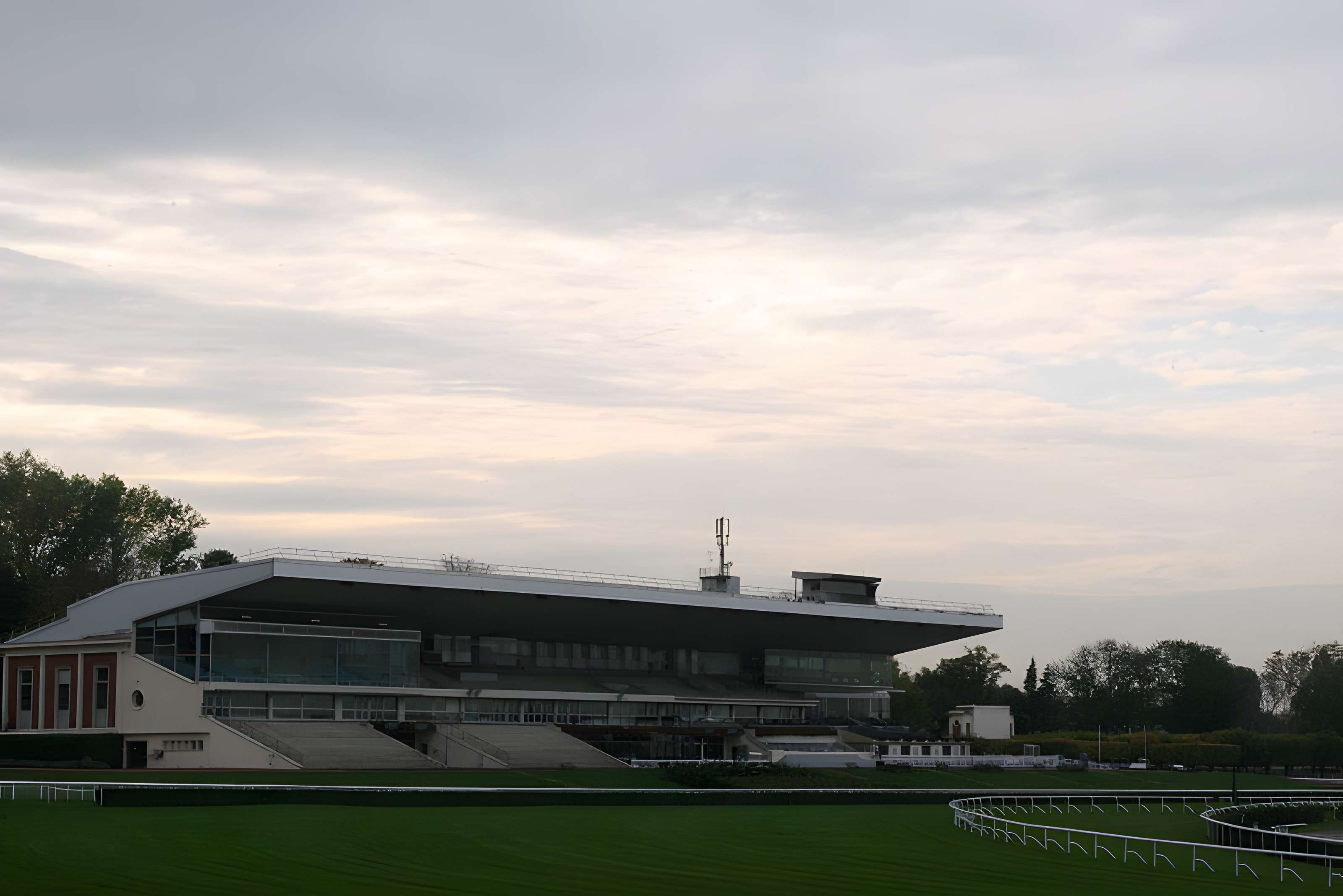Hippodrome de Saint-Cloud (également sur commune de Saint-Cloud)