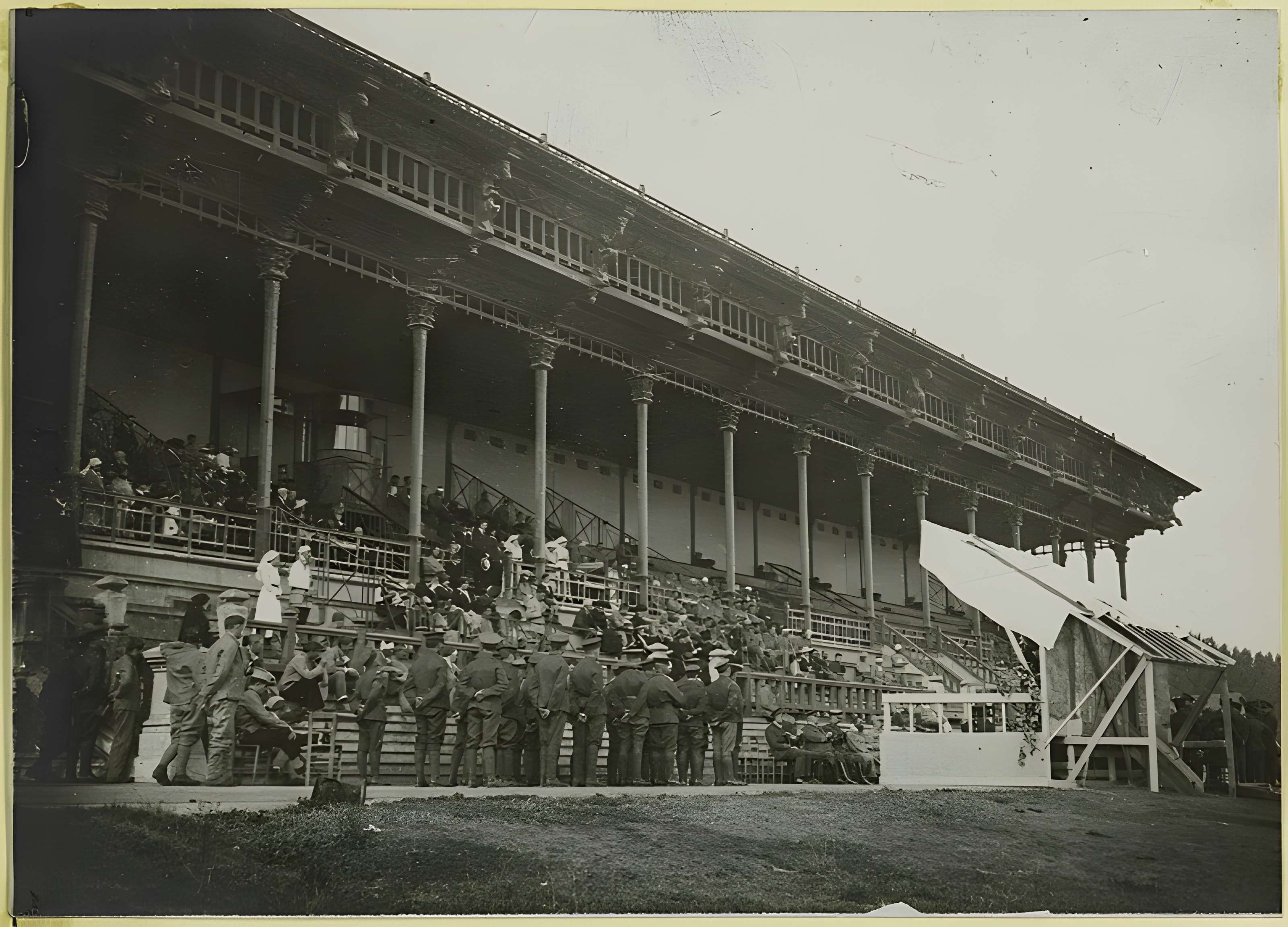 Hippodrome de Saint-Cloud (également sur commune de Saint-Cloud)