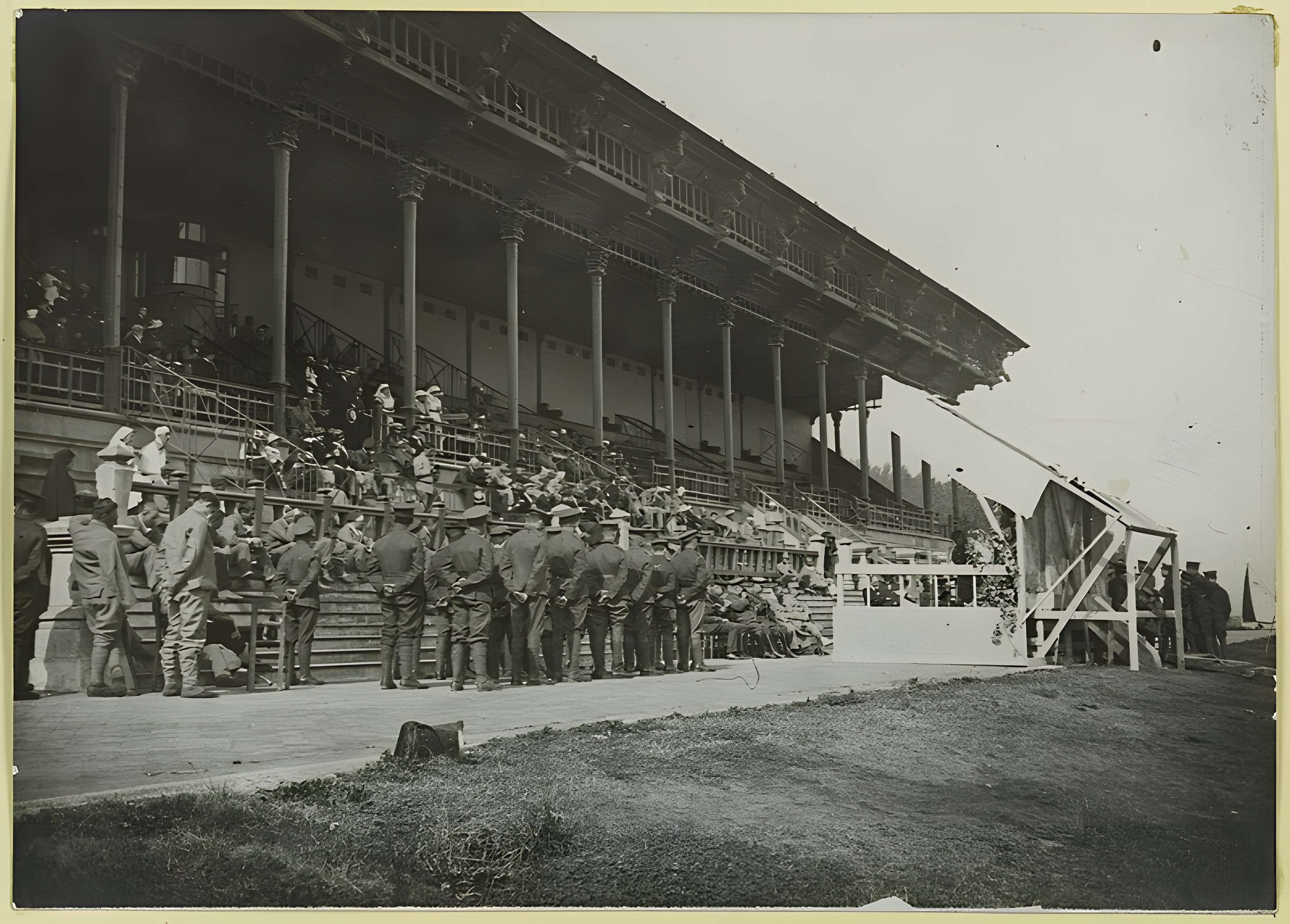 Hippodrome de Saint-Cloud (également sur commune de Saint-Cloud)