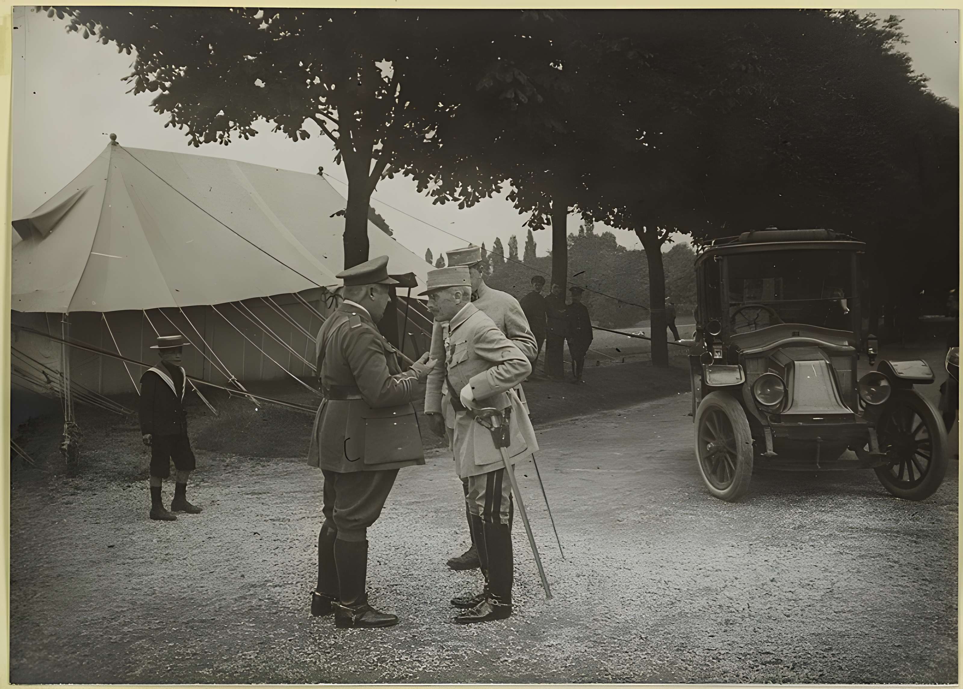 Hippodrome de Saint-Cloud (également sur commune de Saint-Cloud)