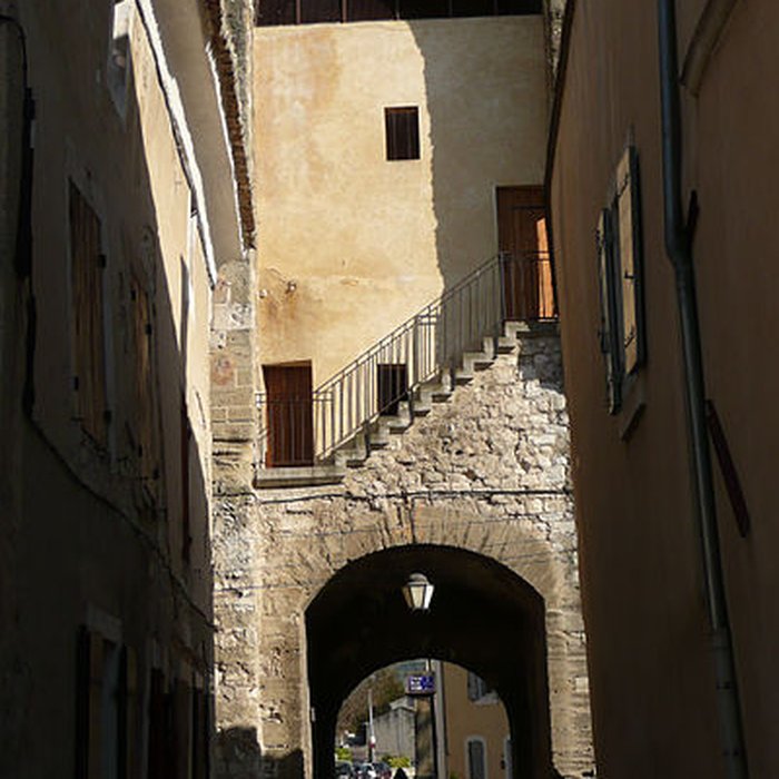 Photo de Porte Saint Gilles de Pernes-les-Fontaines